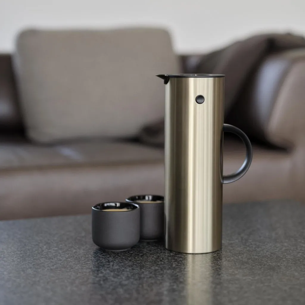 Pichet isotherme EM77 1 l, laiton, acier inoxydable, Stelton ✔ 145 € ⭕ Kulina