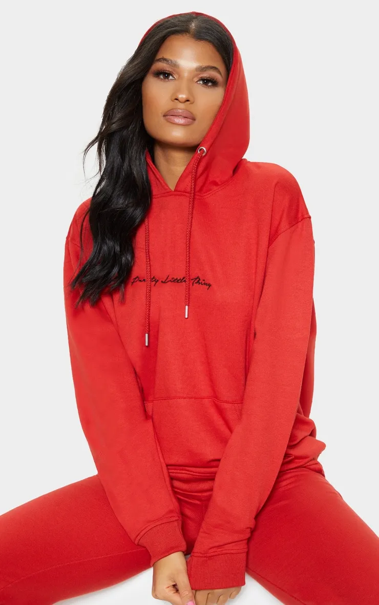 PRETTYLITTLETHING Hoodie oversize rouge brodé